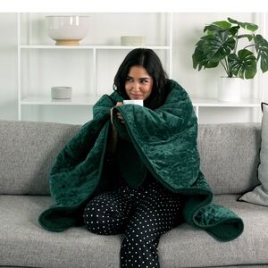 Brookstone Heated Coziest Throw Diamond Velvet Green (EUC)